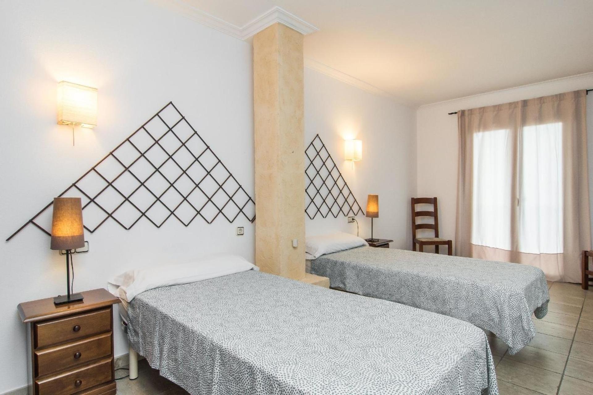 Fuer 12 Personen Ca 400 M In Son Macia, Balearen Mallorca * Son Macia (Mallorca)
