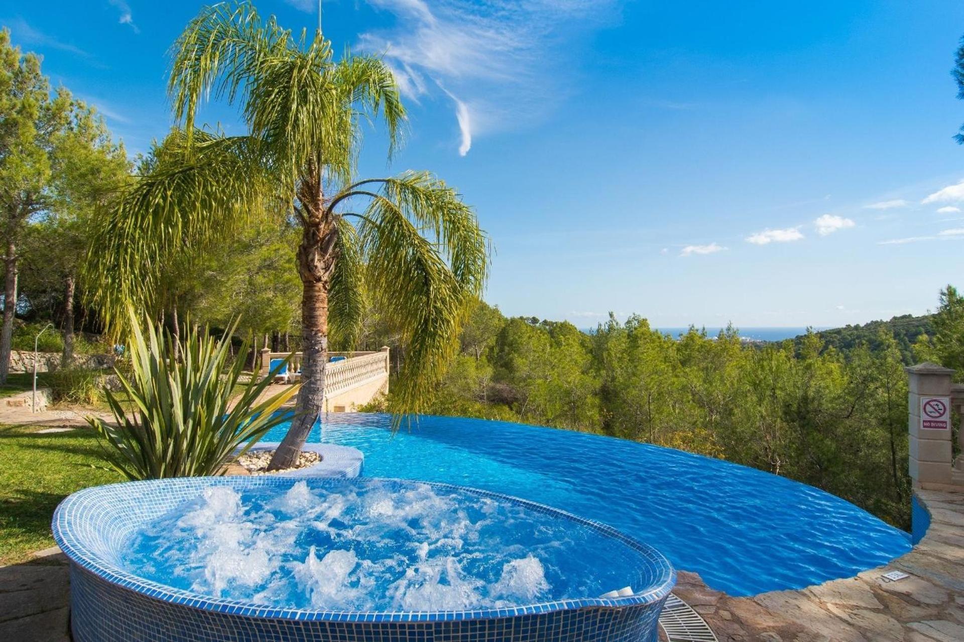 Fuer 12 Personen Ca 400 M In Son Macia, Balearen Mallorca Ferienhaus *